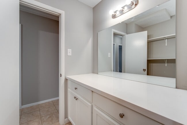 Building Photo - 12331 Atwell Dr