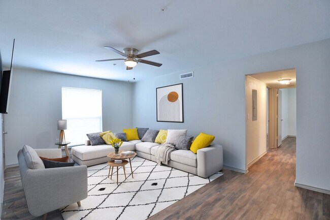 Building Photo - Newly Remodeled South Abilene Apartments!