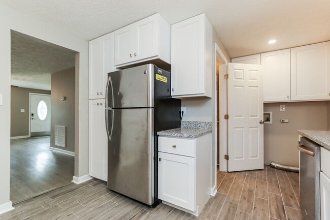 Building Photo - 531 Ashwood Dr
