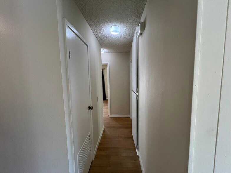 Building Photo - 28549 Conejo View Dr