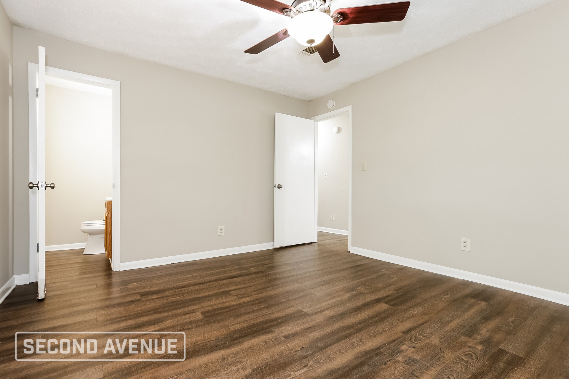 Building Photo - 2053 Chestnut Log Dr