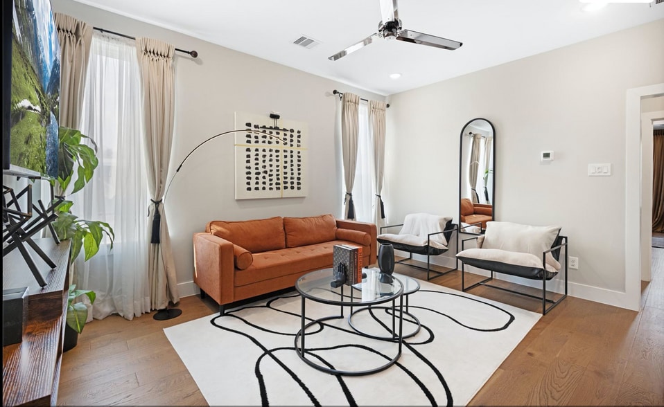 Building Photo - 7033 Avenue L