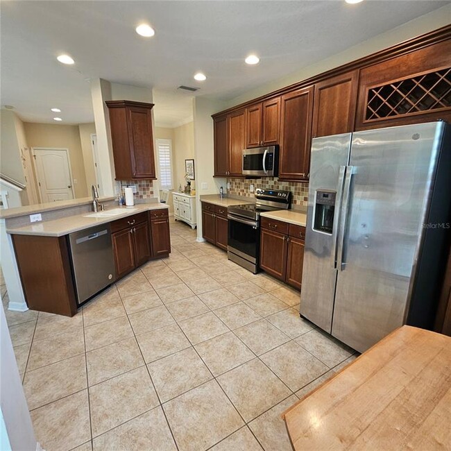 Building Photo - 8110 Villa Grande Ct
