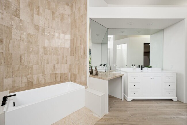 Building Photo - 75070 Muirfield Ct
