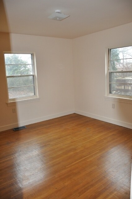 Building Photo - 412 Pyke Rd