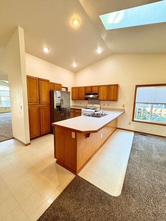 Building Photo - Gorgeous 3 Bed 2 Bath Home Near Shopping and Schools!