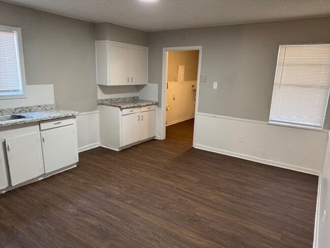 Building Photo - 3104 Gay Blvd