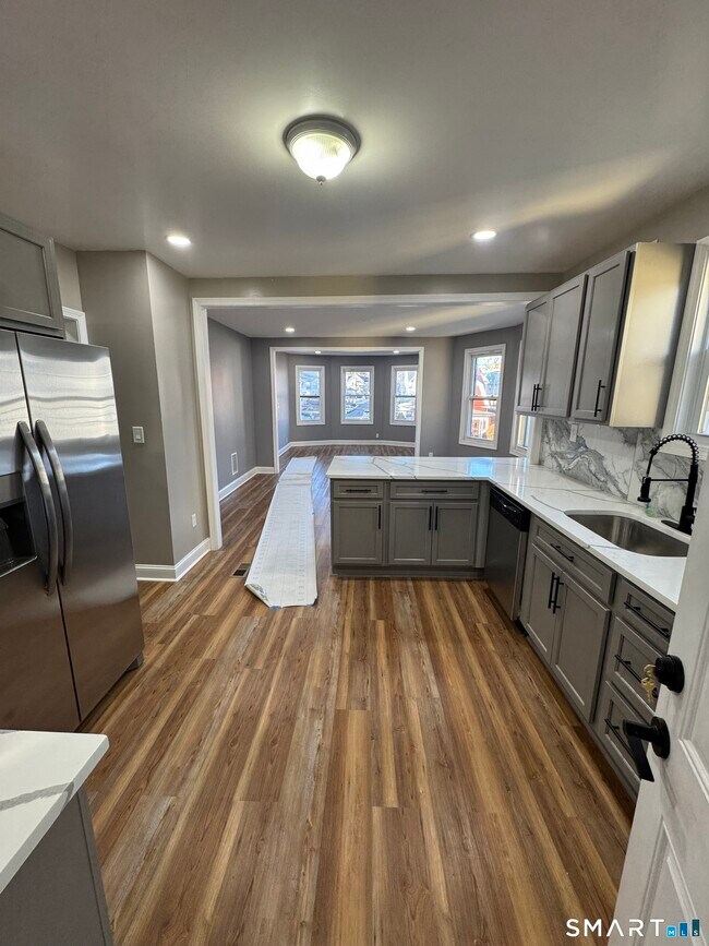 Building Photo - 399 Hawley Ave