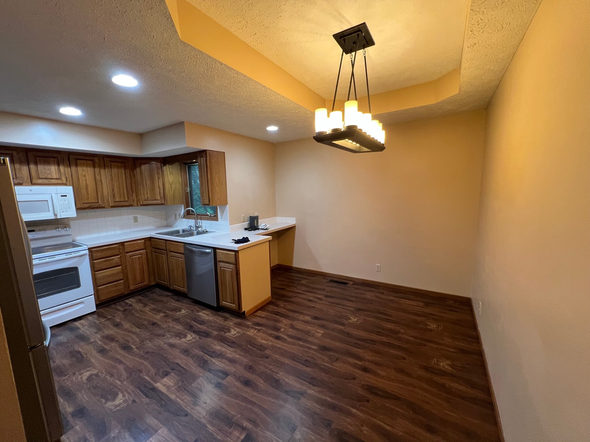 Building Photo - 5501 S 32nd Cir