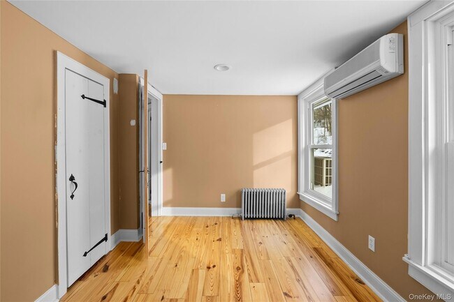 Building Photo - 232 N Country Rd