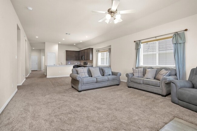 Building Photo - 223 Shoreview Dr