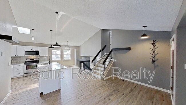 Building Photo - 4325 Allesandro Dr