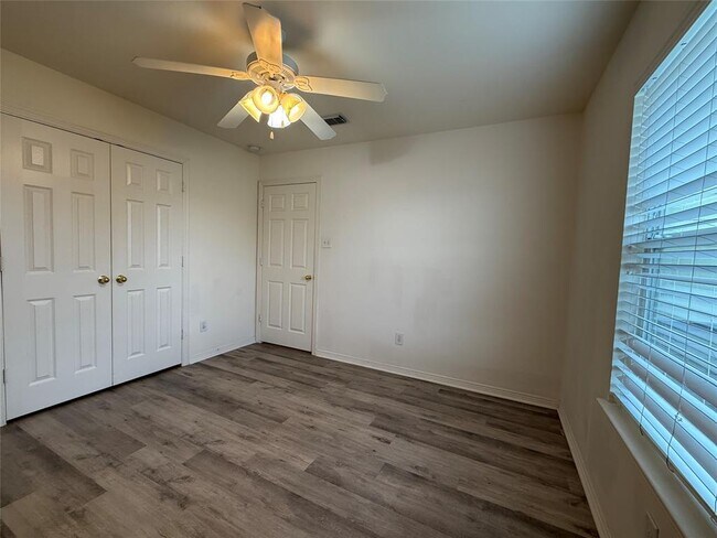 Building Photo - 10102 Sweet Olive Way