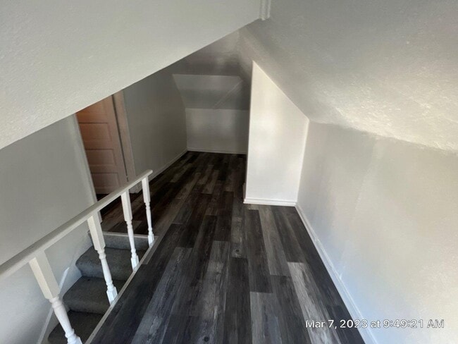 Building Photo - 508 Oneida St