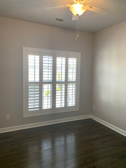 Building Photo - 16918 Summers Walk Blvd