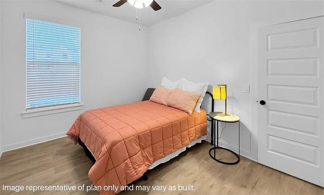 Building Photo - 2431 Longfellow Dr