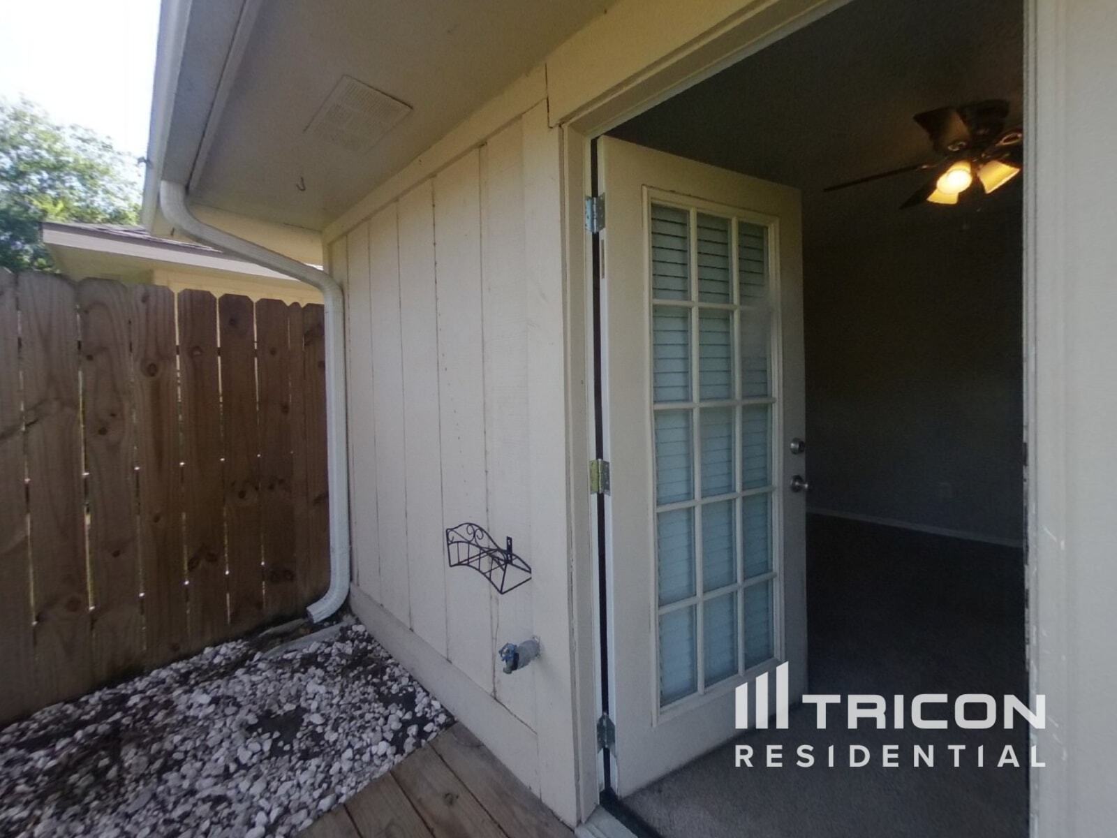 Building Photo - 3107 Lucida Ln