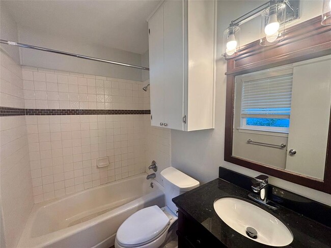 Building Photo - 5408 Sunshine Dr