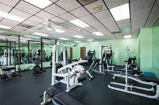 Building Photo - 10449 SW 78th St