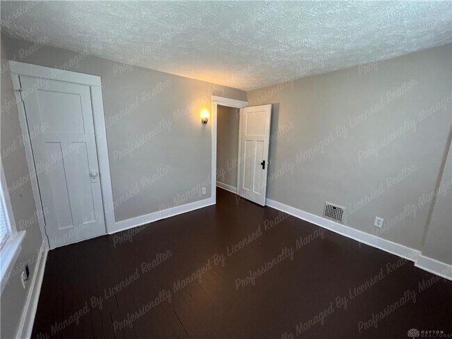 Building Photo - 614 S Smithville Rd