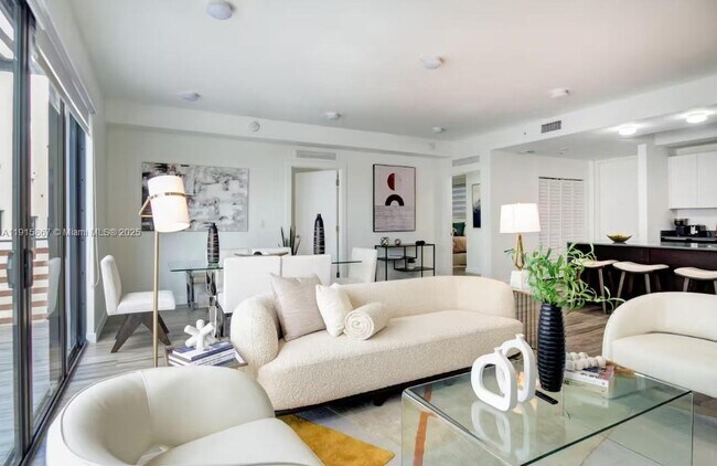 Building Photo - 2955 Bird Ave