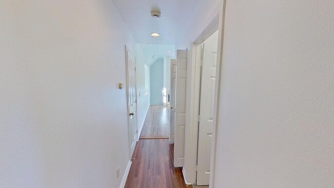 Building Photo - 415 W De La Guerra St