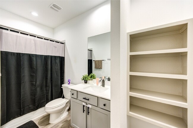 Building Photo - 6846 Dell Vista Drive