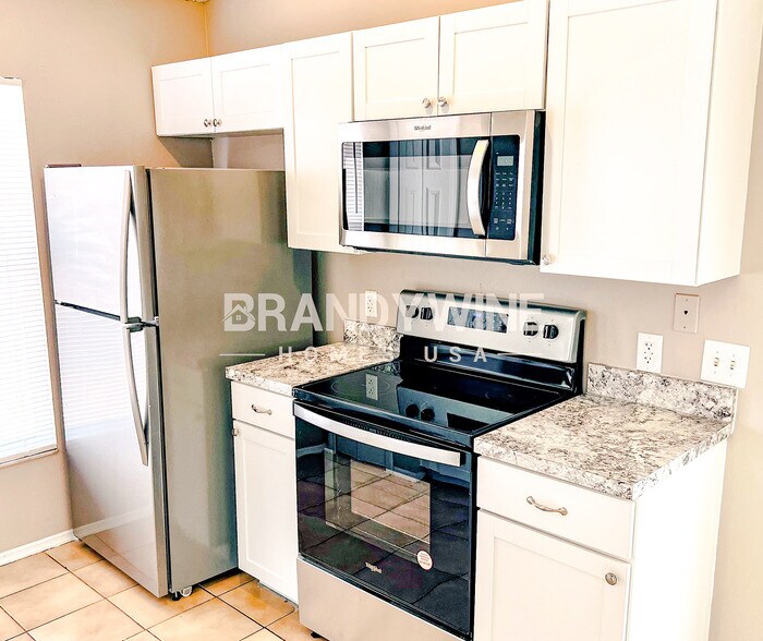 Building Photo - 3314 Lake Tiny Cir