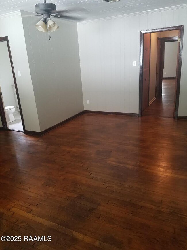 Building Photo - 630 Wilson St