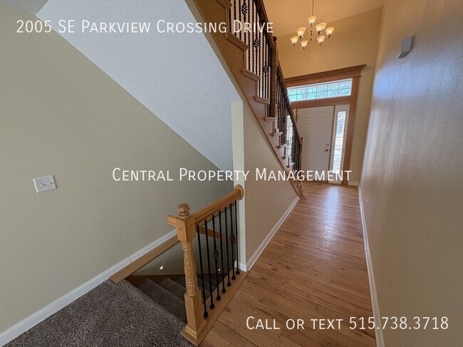 Building Photo - 2005 SE Parkview Crossing Dr