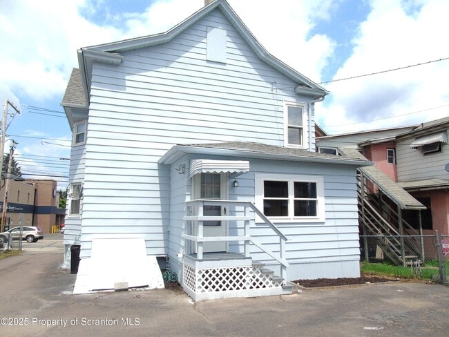 Primary Photo - 131 North Blakely Street