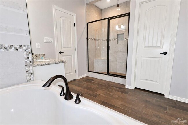Building Photo - 5305 Ginko Dr