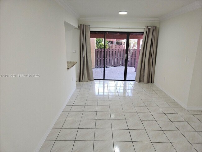 Building Photo - 311 W Park Dr