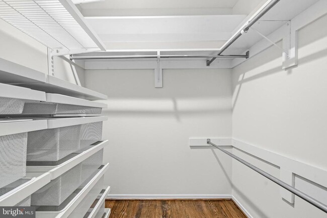 Building Photo - 9416 Holbrook Ln