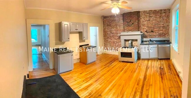 Primary Photo - 3 Cushing St