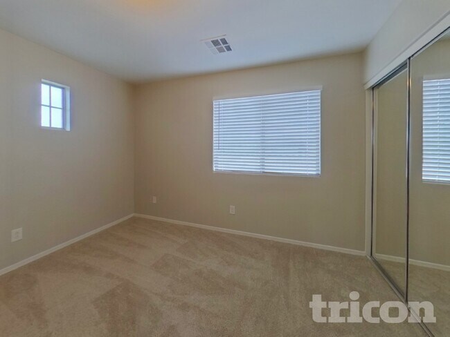 Building Photo - 35002 N Bandolier Dr