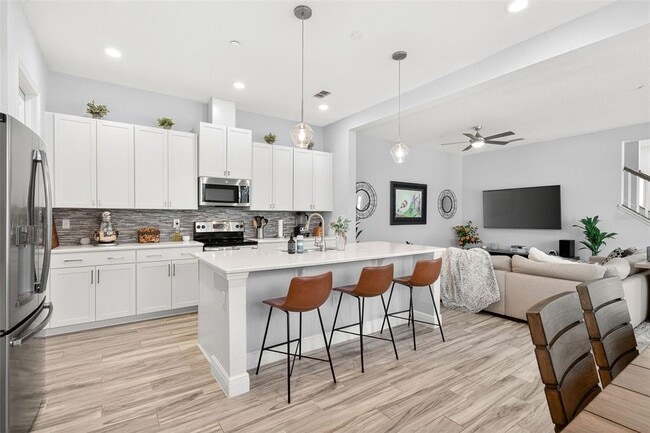 Building Photo - 8809 Laureate Blvd