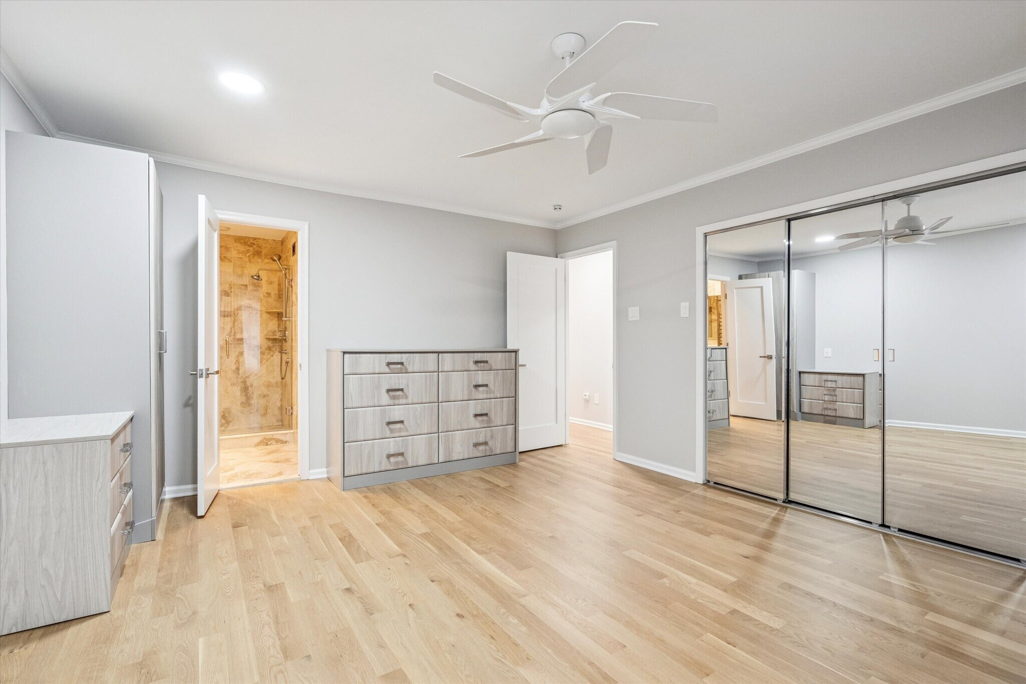 Building Photo - 42 Golf Club Dr