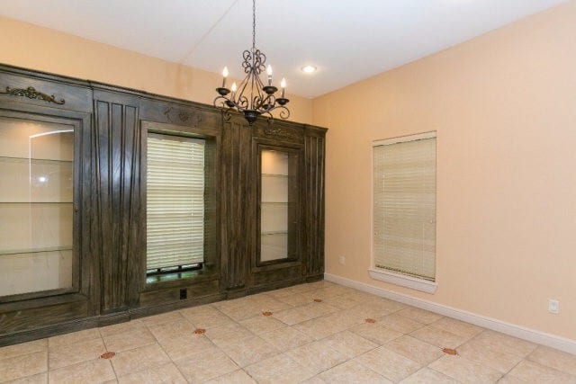 Building Photo - 4Bed/3.5Bath WITH A POOL Now available in Mcallen TX (Taylor and 495)