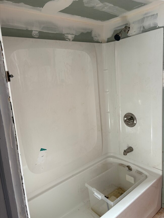 Building Photo - 451 Oak St