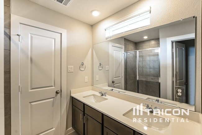 Building Photo - 22812 Terrazzo Dr