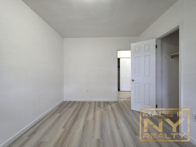 Building Photo - 2 bedroom in FLUSHING NY 11367