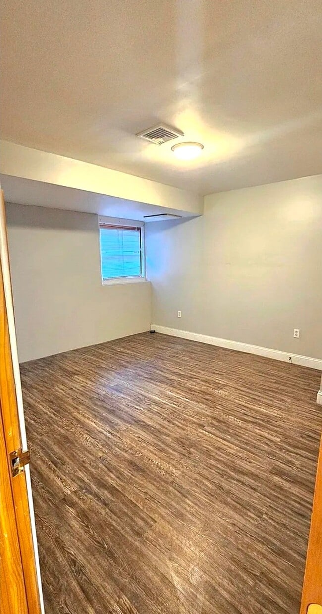 Building Photo - 28 E Grand Ave