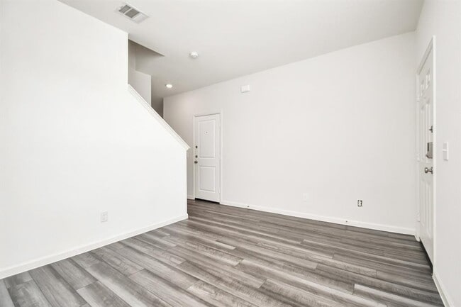 Building Photo - 7814 Hightree Dr
