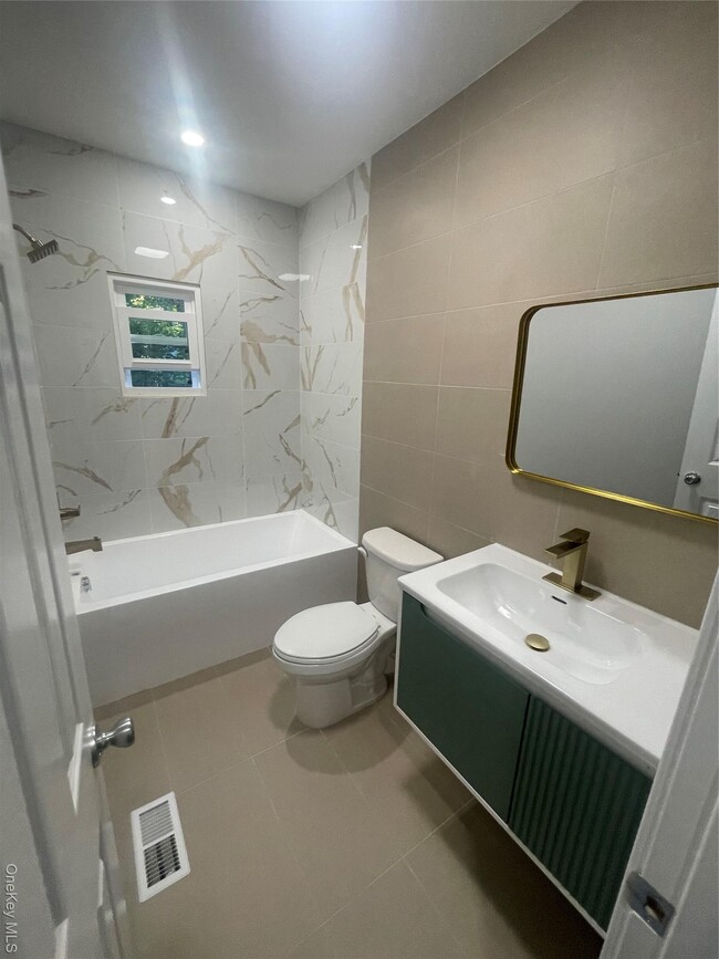 Building Photo - 33 Mailler Ave