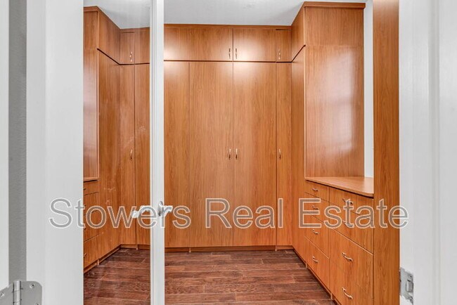 Building Photo - 3223 Carpenter Way