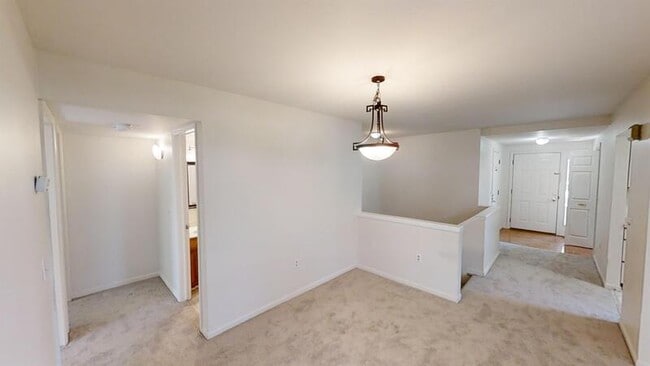 Building Photo - 455 Village Oaks Ct