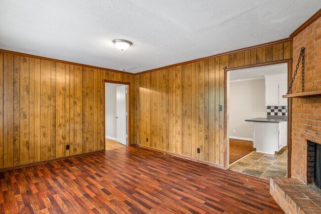 Building Photo - Home off Freeman Mill, Living Room Plus De...