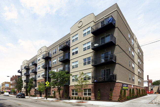 Building Photo - HIGHPOINT Albany Park on Kedzie