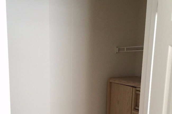 Building Photo - 1350 Parkview Estates Dr